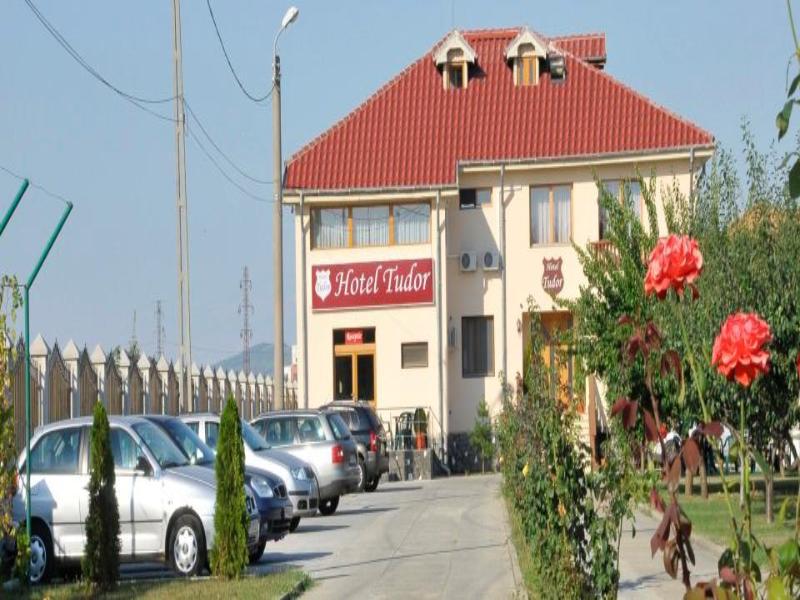 Hotel Tudor Ploiesti Exterior photo