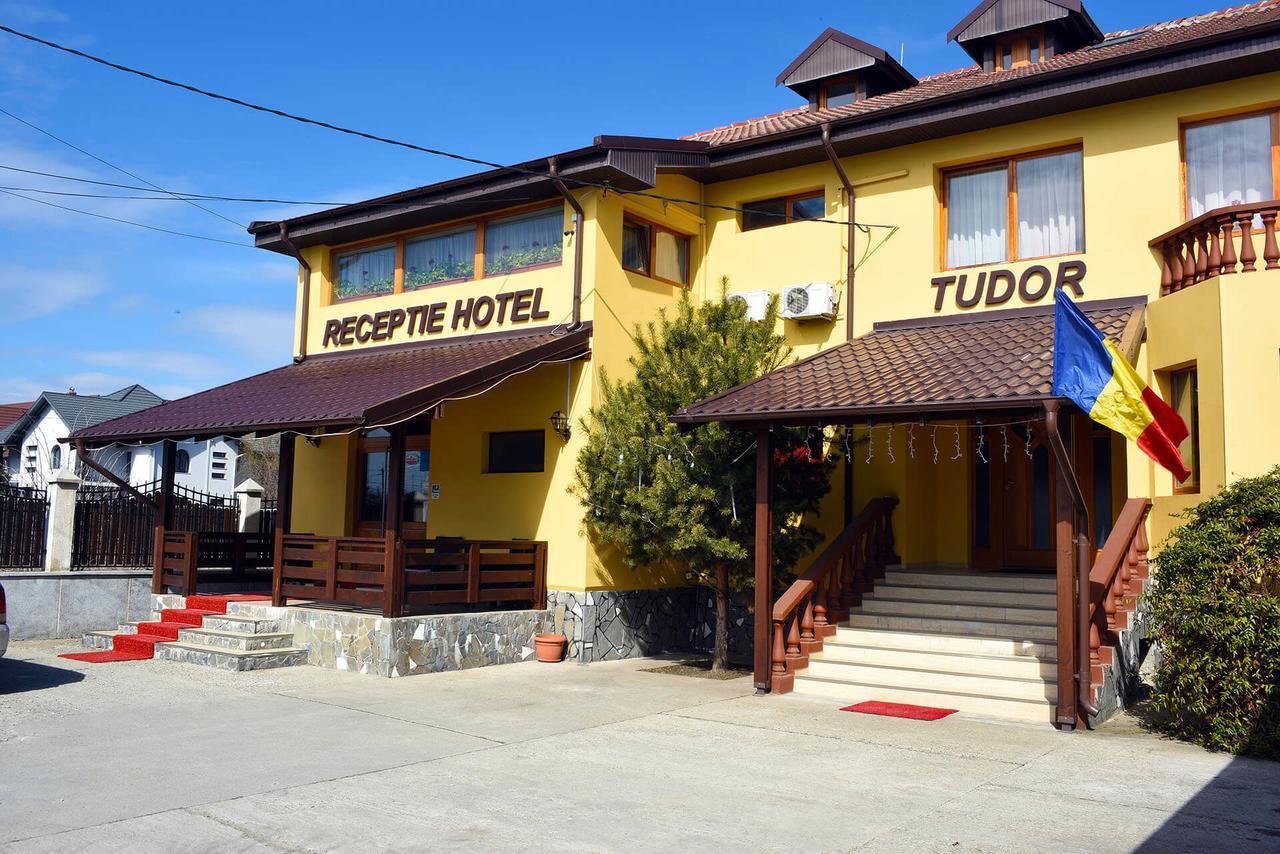 Hotel Tudor Ploiesti Exterior photo