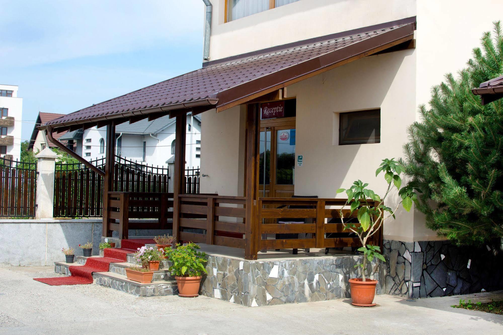 Hotel Tudor Ploiesti Exterior photo